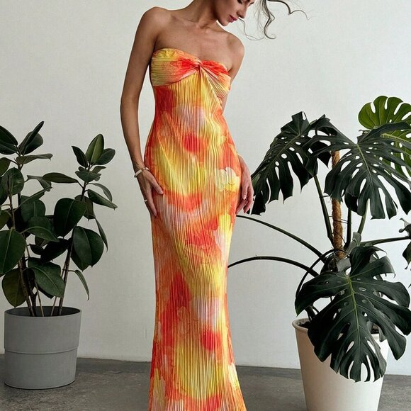 Multicolor Romantic Women's Strapless Fitted Knee-Length Pleated Dress - Picture 5 of 9